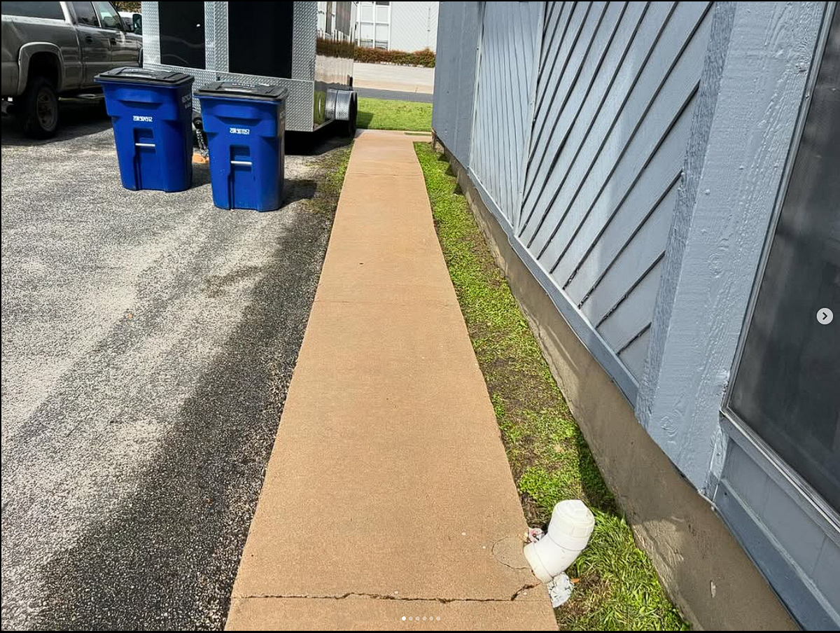 Pressure Washing for Casa Care Property Services in Austin, TX