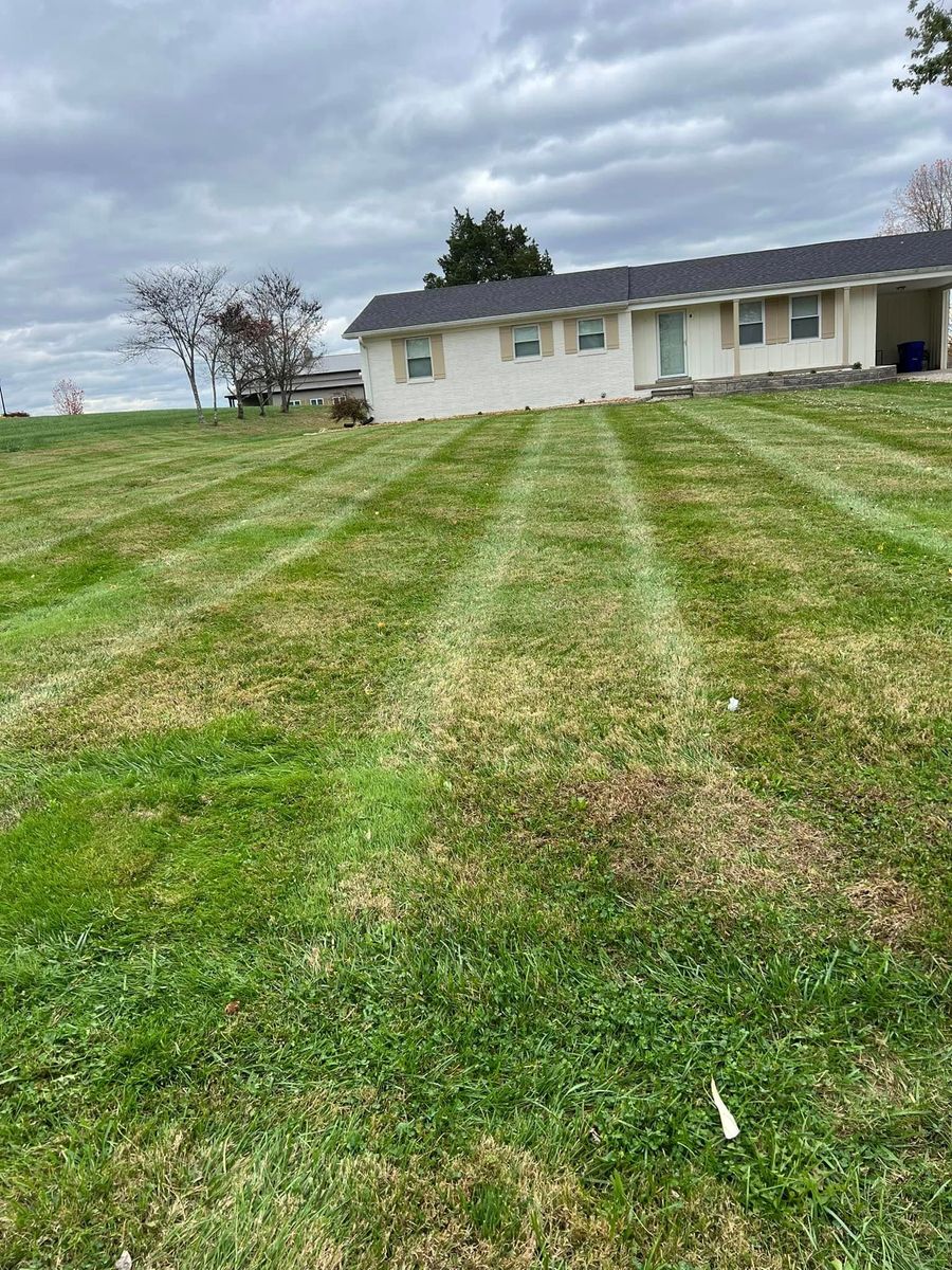 Mowing for Elrod’s Lawn Care and Landscape in Portland, TN