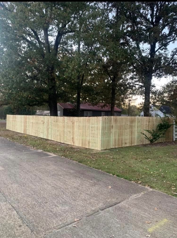 Fencing for Simmons Construction in Starkville, MS