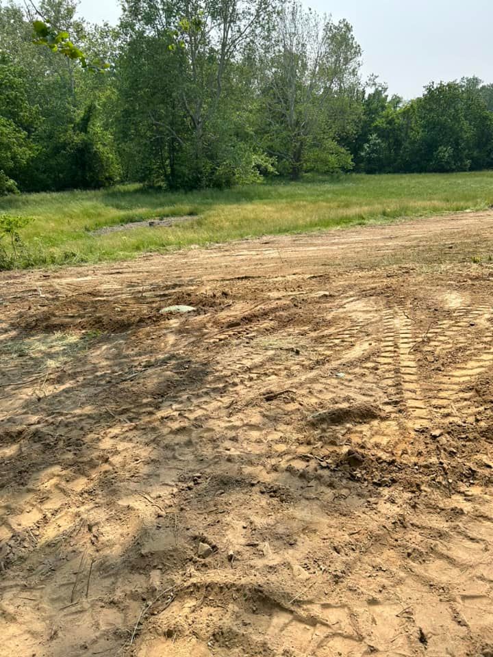 Land Grading for Mike Wilcoxson Excavating & Well Drilling in Pierceton,  IN