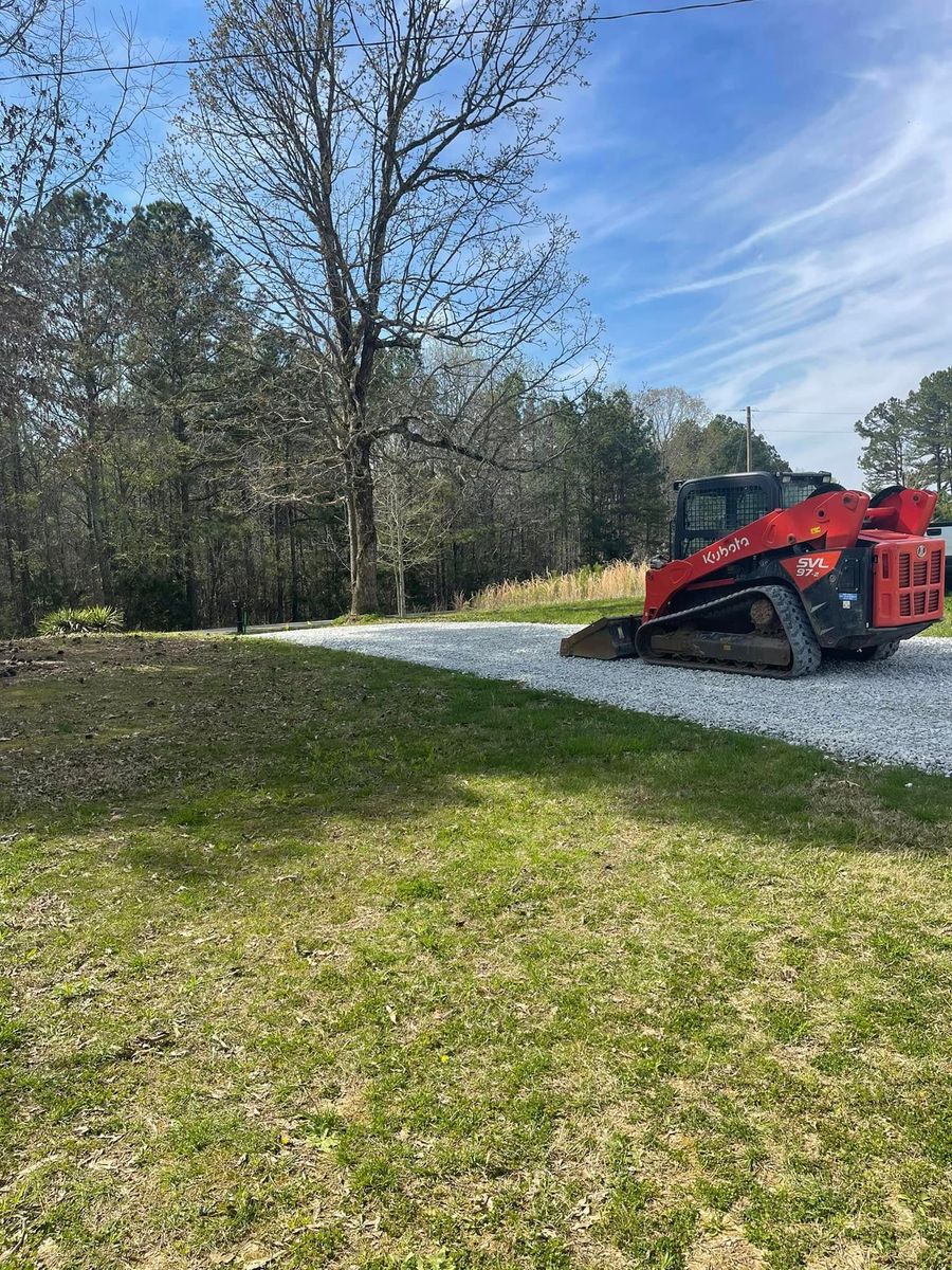 Roadbeds for Maness Trucking & Excavation in Lexington, TN