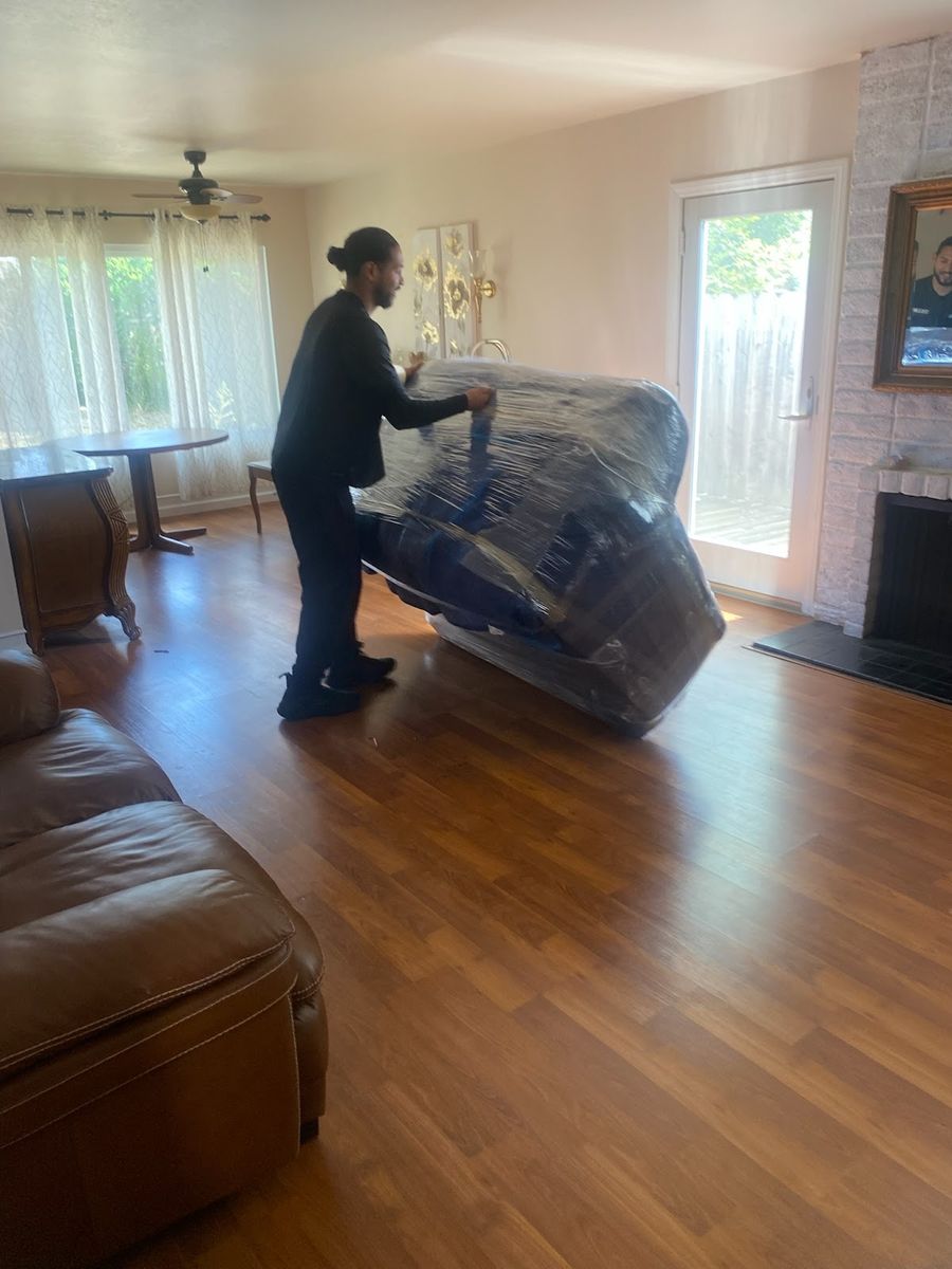 Specialized & Moving and Packing for Hugo’s Affordable Moving Labor in San Diego, CA