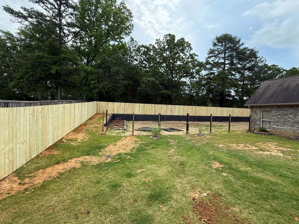 Fence Installation for Pennington Fence Co in Tupelo, MS