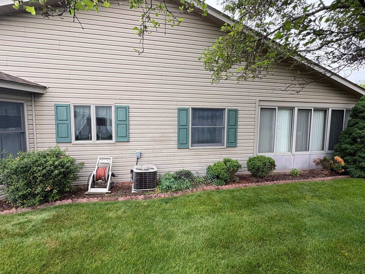Mulch Installation for Byers Premier Landscapes in Chambersburg, PA