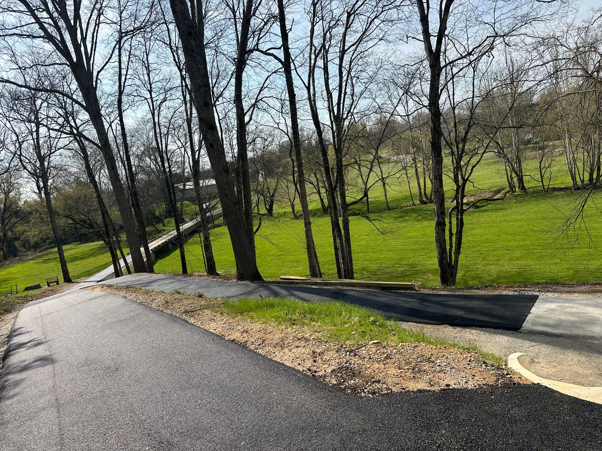 Asphalt Patching for Metzler Paving and Sealcoating LLC in Jacksboro, TN