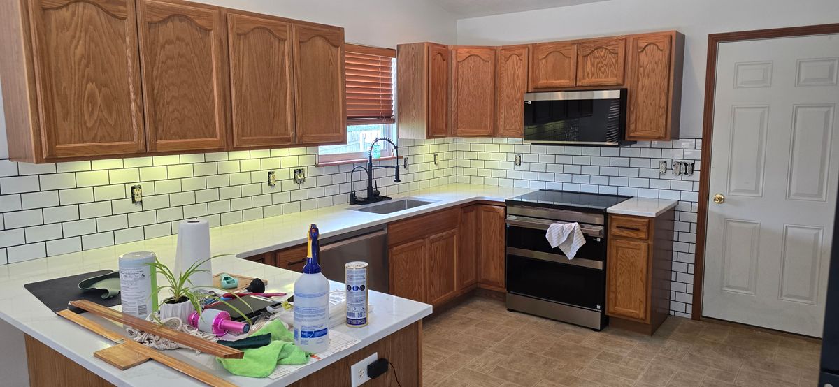 Kitchen Backsplash Tiling for Andersen Tile L.L.C in Richland, MI