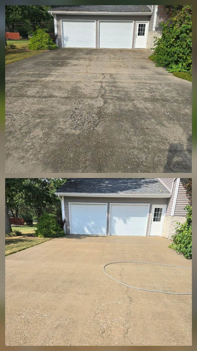 Driveway & Sidewalk Cleaning for Marten Pressure Washing in Litchfield, IL