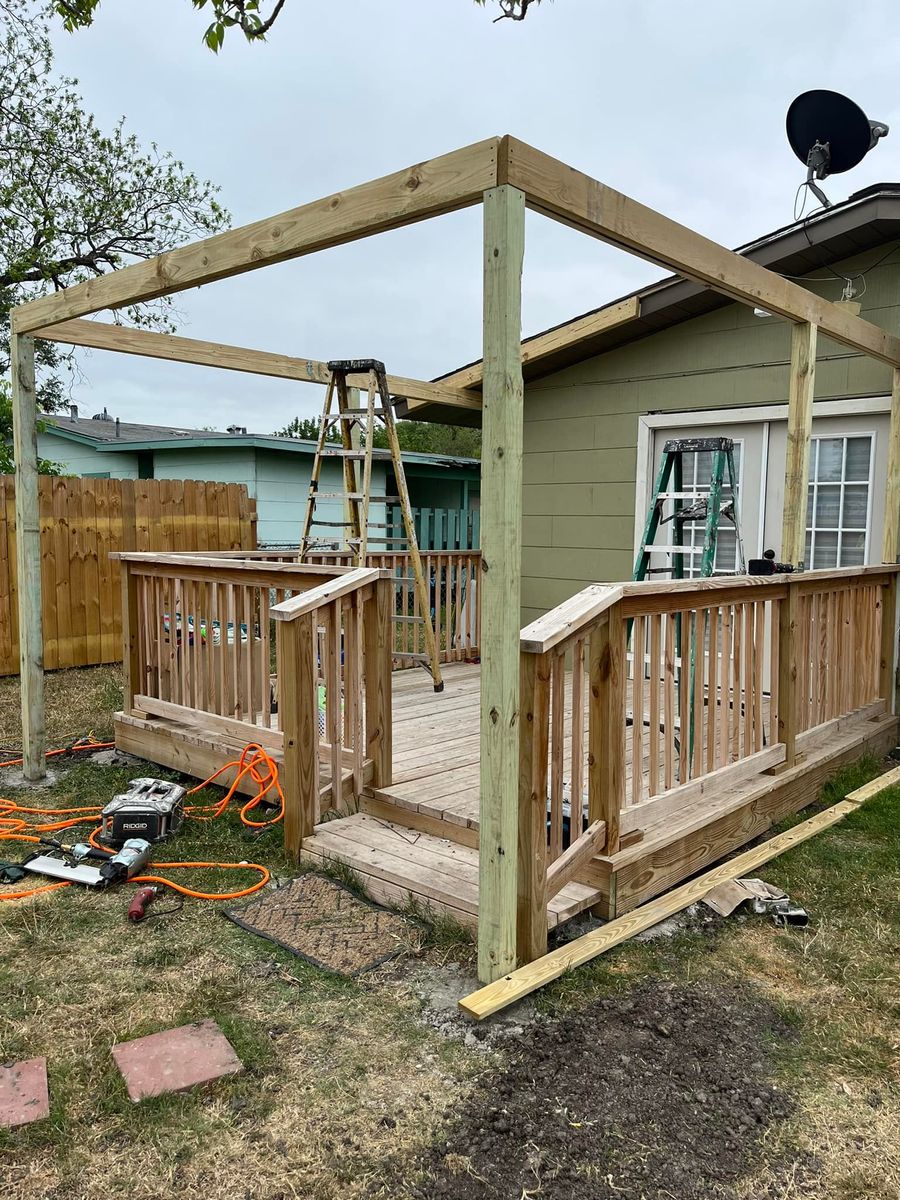 Deck and Patio Construction for Enriquez Home Improvement in San Antonio , TX