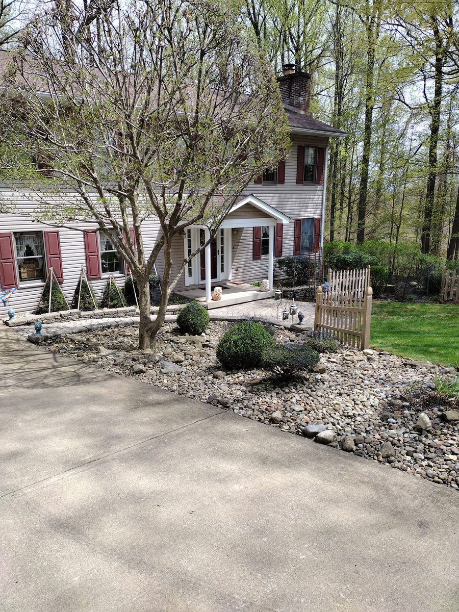 Fall Clean Up for Watson Lawncare & Snow Removal in Falls Creek, PA