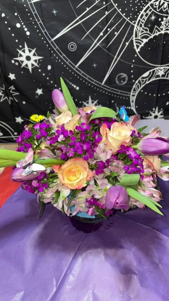 Seasonal Specials: weathers and poinsettias for The Dailey Daisy in Hardwick, VT