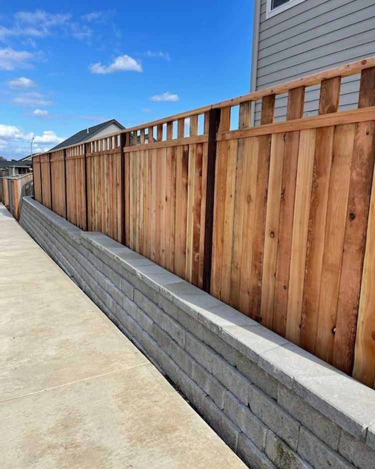 Fencing Repair & Installation for Lawless Construction in Dallas,, OR