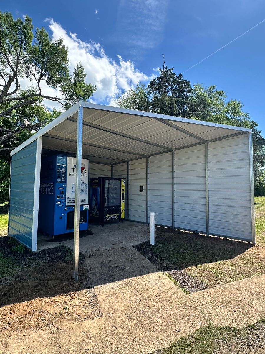 Custom Metal Building Construction for PineyWoods Buildings LLC in Nacogdoches, TX