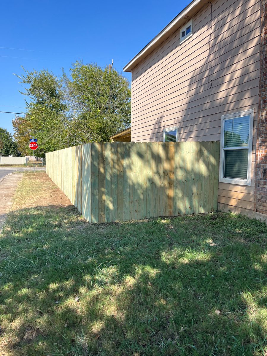 Fencing for Enriquez Home Improvement in San Antonio , TX