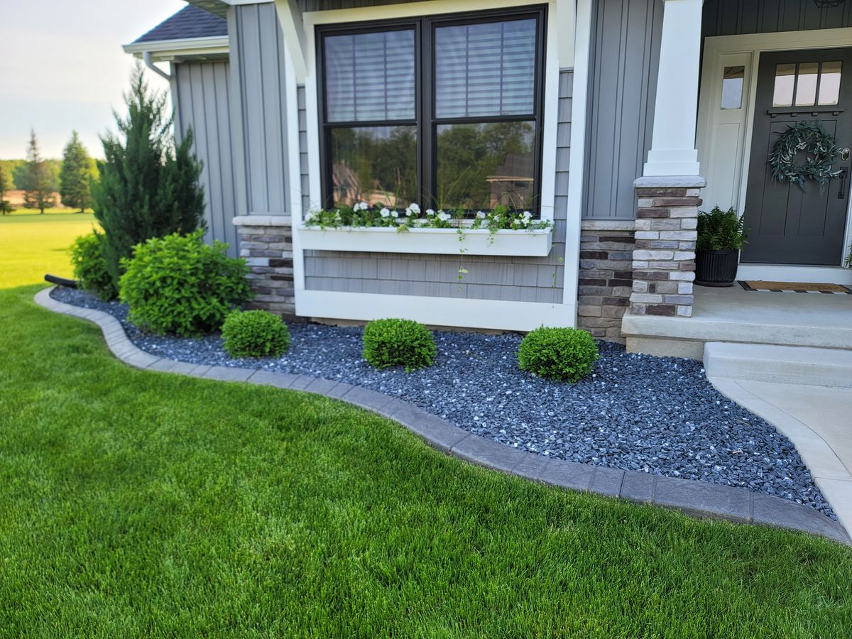 Landscaping for Benny's Lawn Care in Elkhart, IN