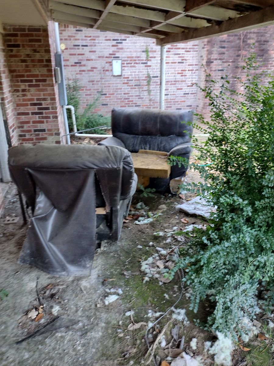 Furniture Removal for Ridall & More Junk Removal in Little Rock, AR