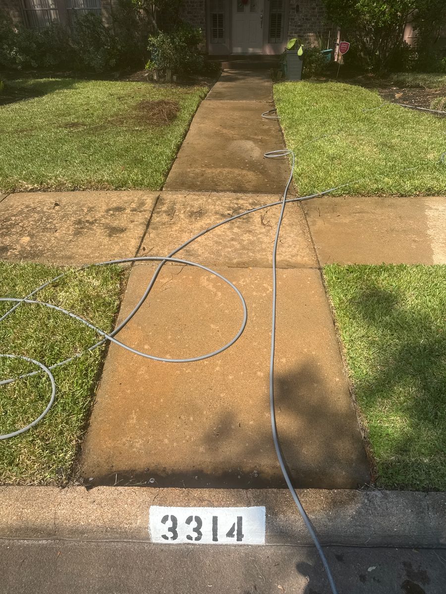 Driveway & Sidewalk Cleaning for Power Pressure Wash in Houston, TX