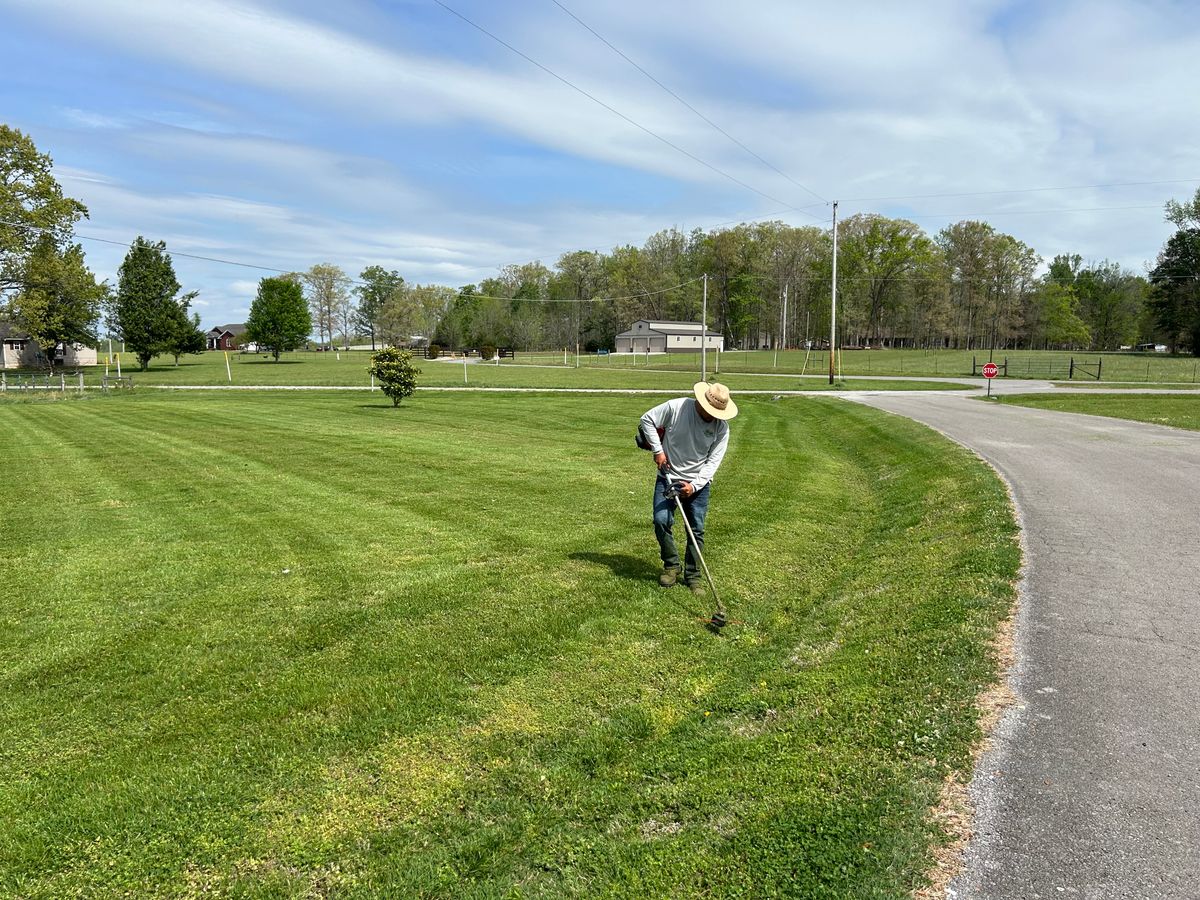 Lawn Maintenance for Garcia Lawn Service & Landscaping in Lafayette, TN