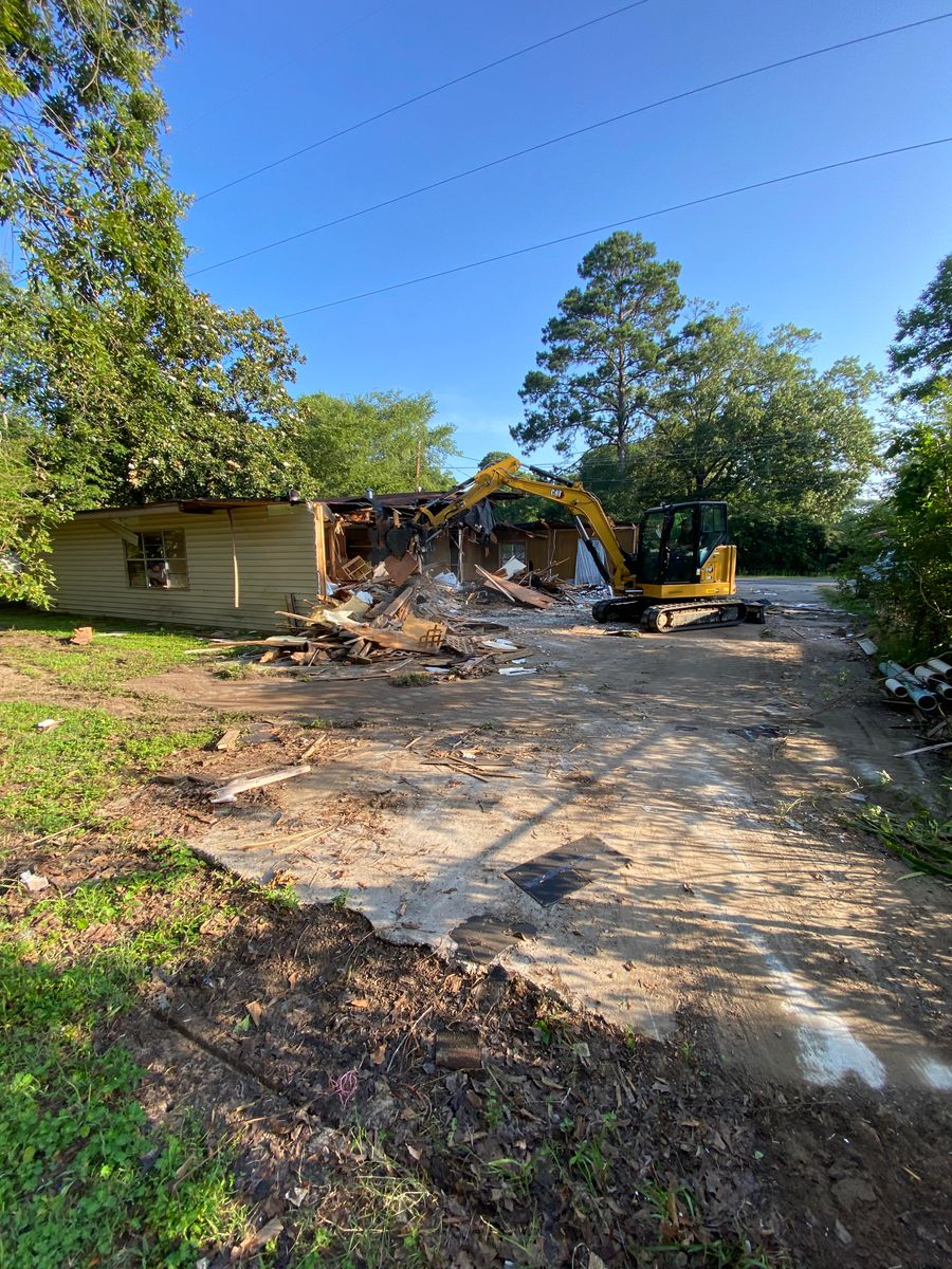 Demolition for Daniel's Dumpsters & Land Improvements in Monroe, LA