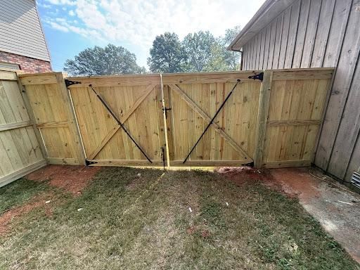 Other Services for Pennington Fence Co in Tupelo, MS