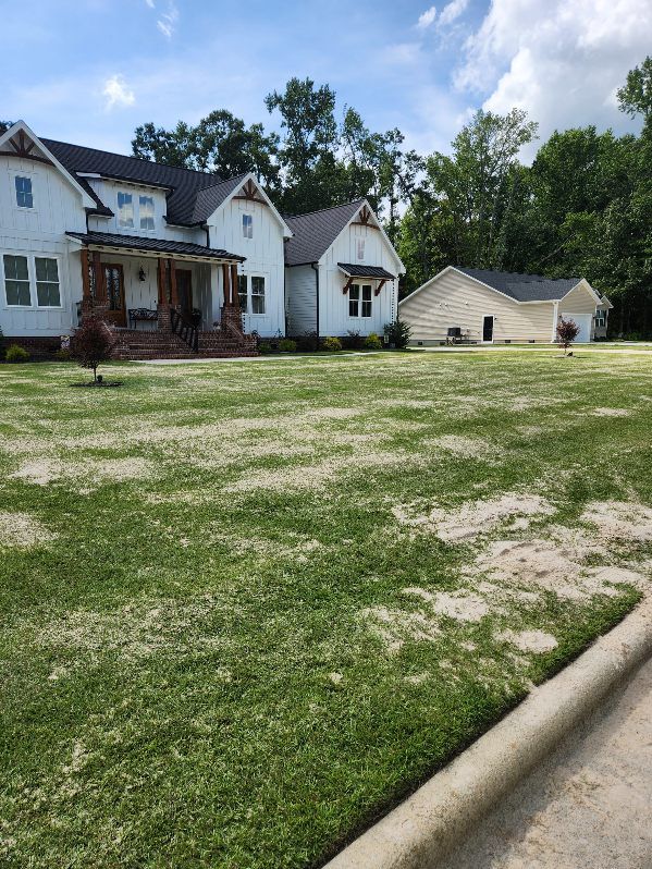 Top Dressing for RightLane Turf Management LLC in Wilson, NC