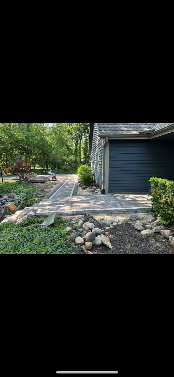 Mulch Installation for Trim Seasonal Services in Franklin, WI