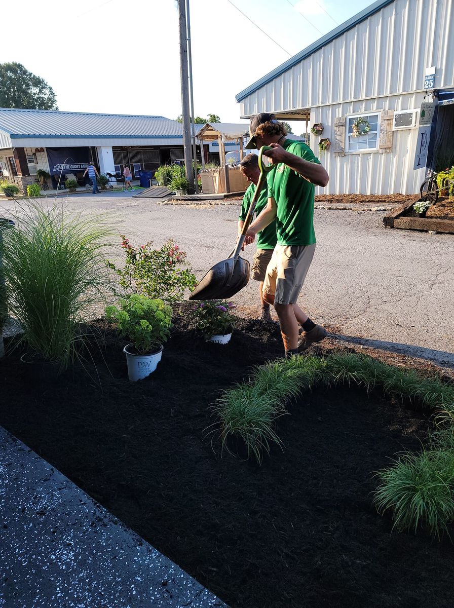 Mulch Installation for Adams Lawn Service & Landscaping, Inc. in Shelbyville, TN