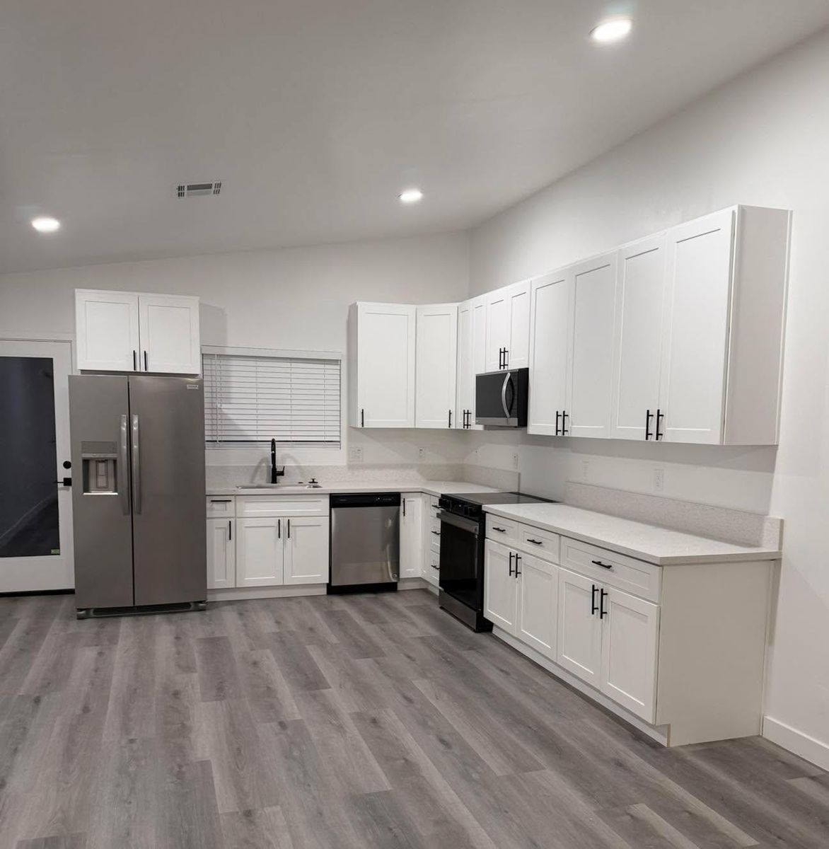 Flooring for Ruiz Painting & Remodeling in Phoenix, AZ