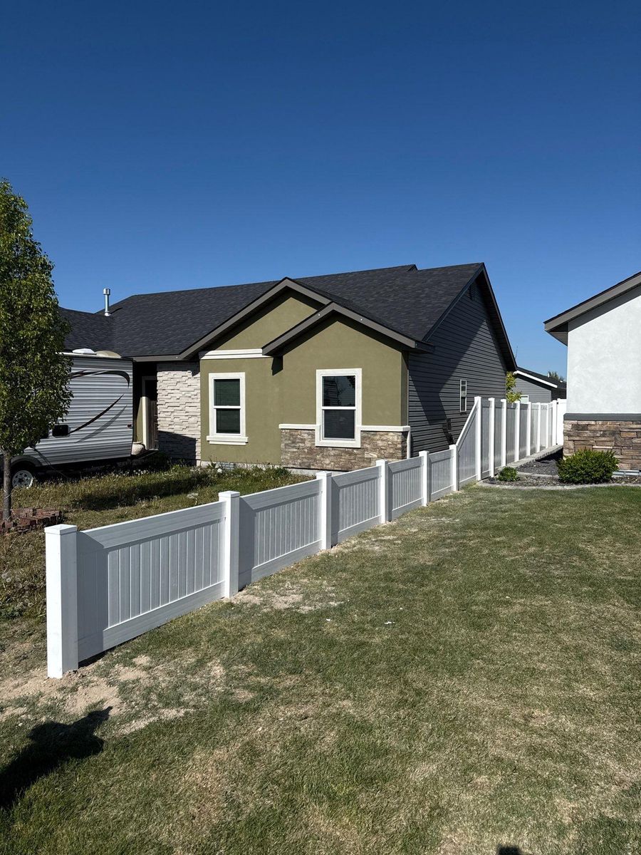 Vinyl Privacy Fence  for T&H Outdoor Services in Twin Falls, ID