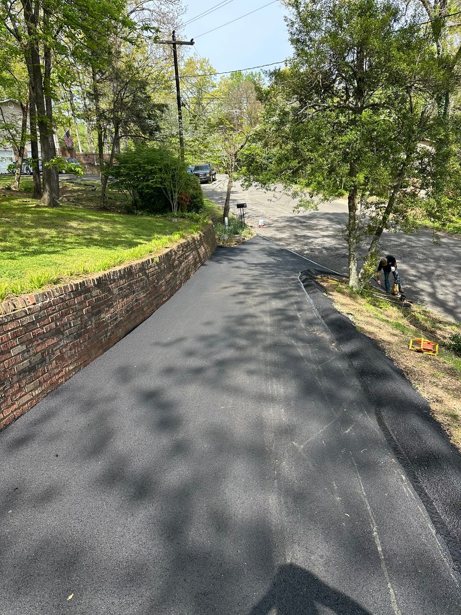 Asphalt Paving for Metzler Paving and Sealcoating LLC in Jacksboro, TN