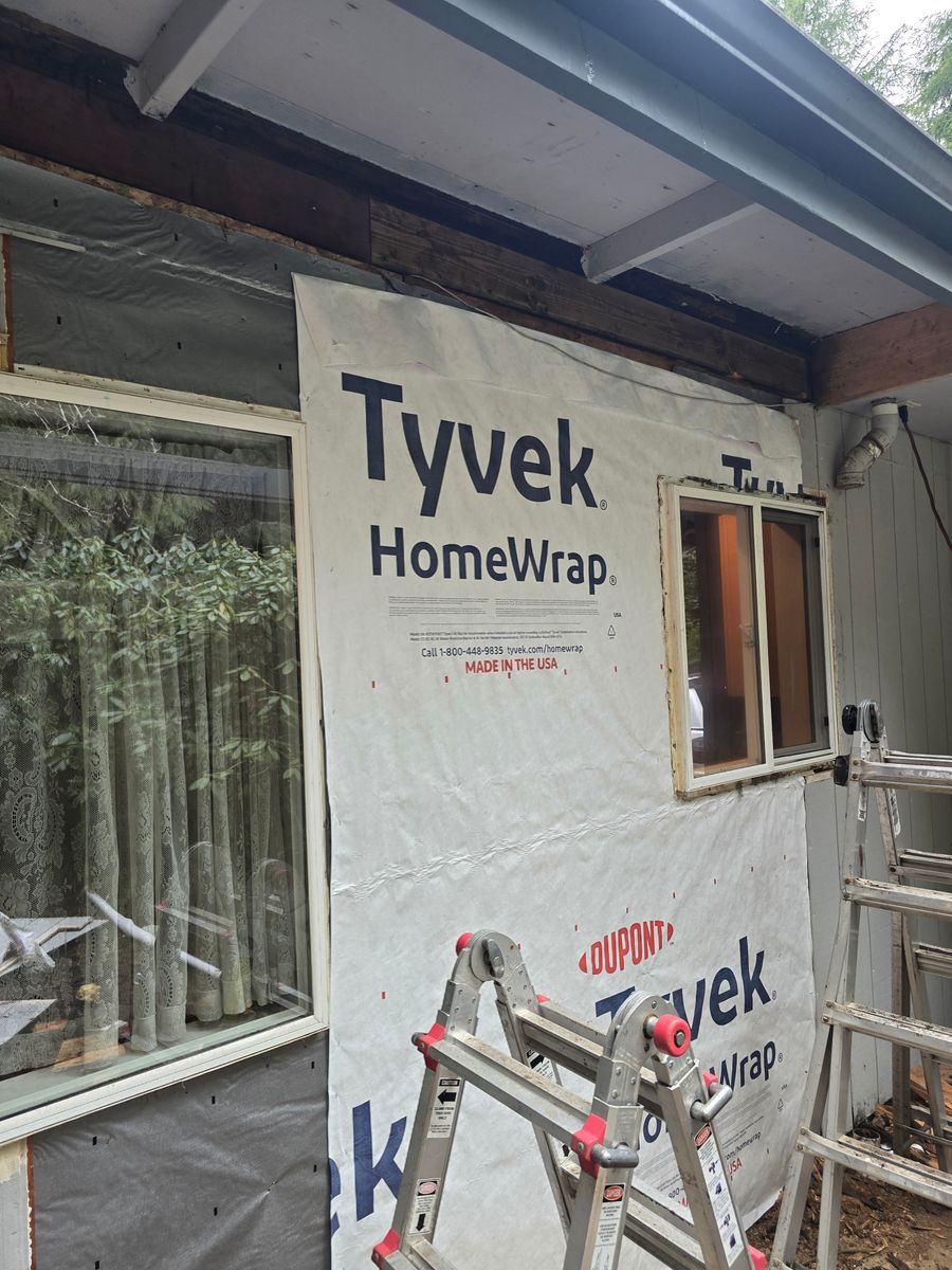 Siding for Matthew Brooms Construction  in Coos Bay, OR