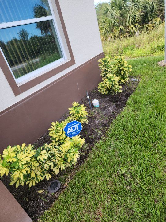 Mulch Installation for Southern Pride Turf Scapes in Lehigh Acres, FL