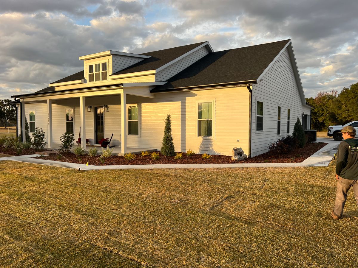 Routine Maintenance for Roberts Lawn & Landscape in Steinhatchee, FL
