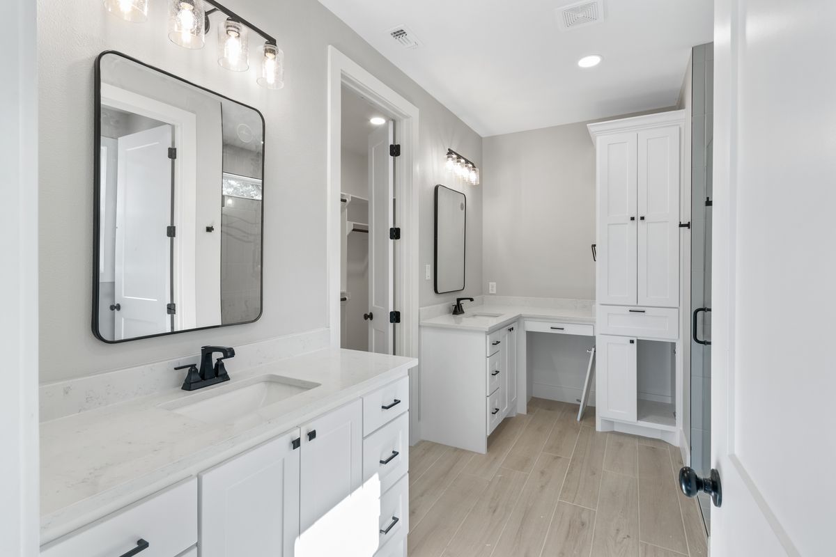 Bathroom Renovation for Easterling Homes in College Station, TX