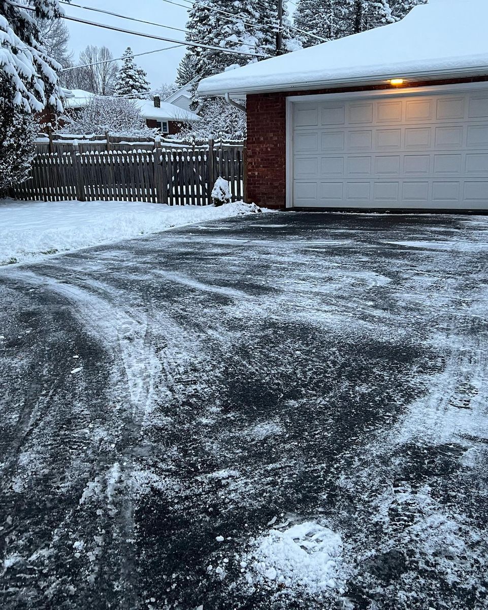 Driveway Snow Removal for Bumblebee Lawn Care LLC in Albany, New York