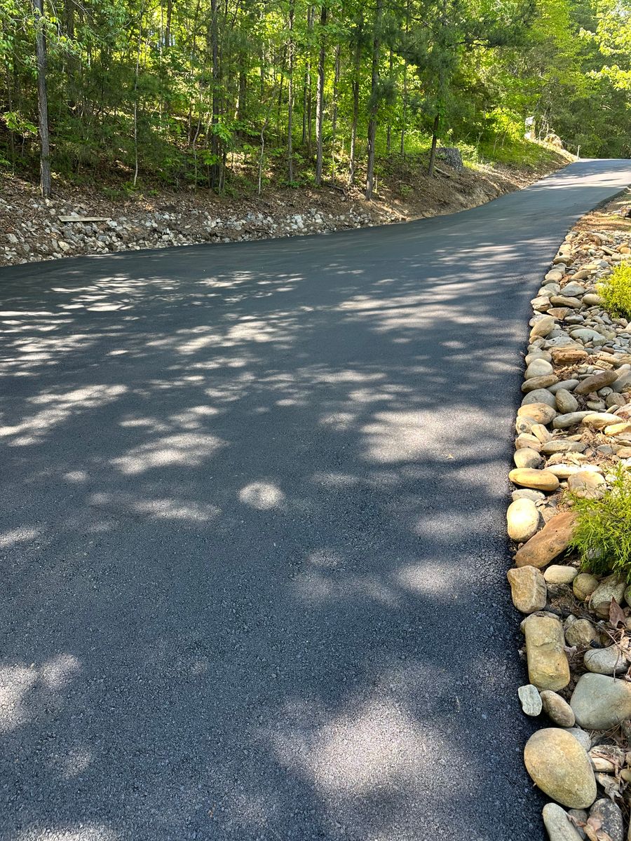 Asphalt Paving for Metzler Paving and Sealcoating LLC in Jacksboro, TN