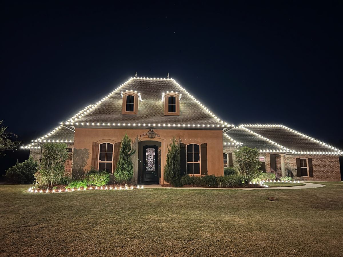 Christmas Lights Installations for Light The Season in Lafayette Parish,  LA