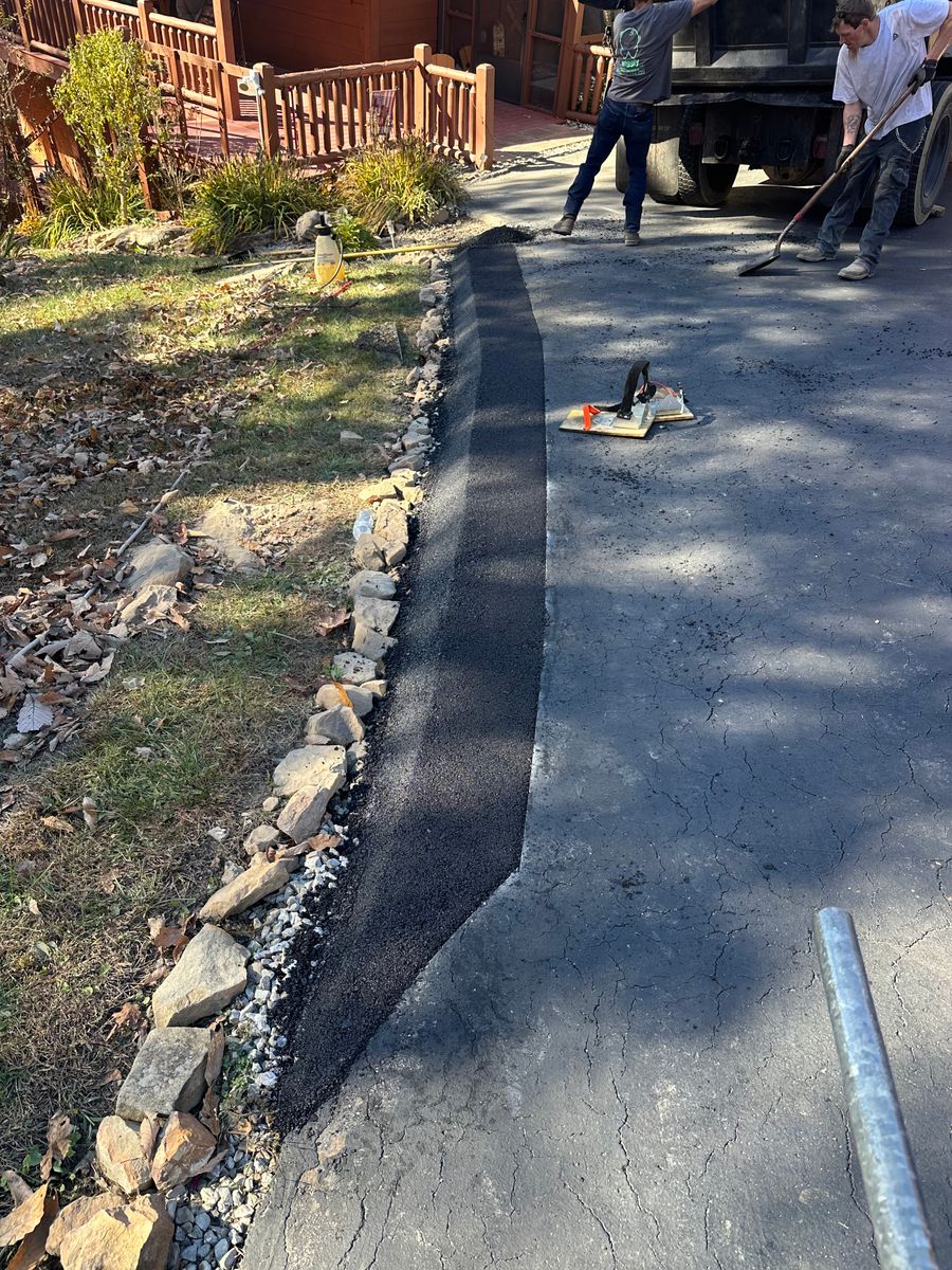 Asphalt Paving for Metzler Paving and Sealcoating LLC in Jacksboro, TN