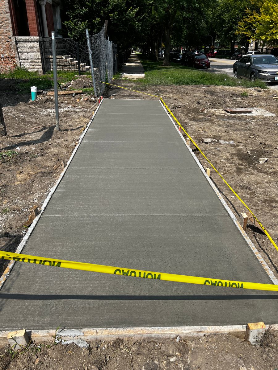 Concrete sidewalks for Onyx Concrete Contractors in Chicago, IL