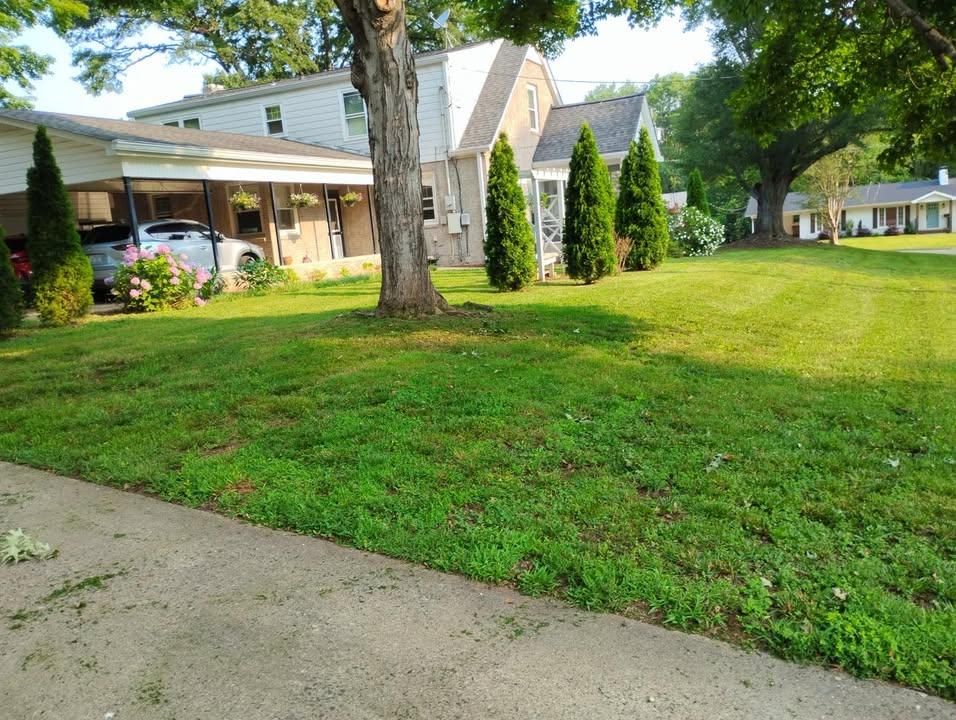 Mowing for Land Legends Landscapes LLC in Kings Mountain, NC