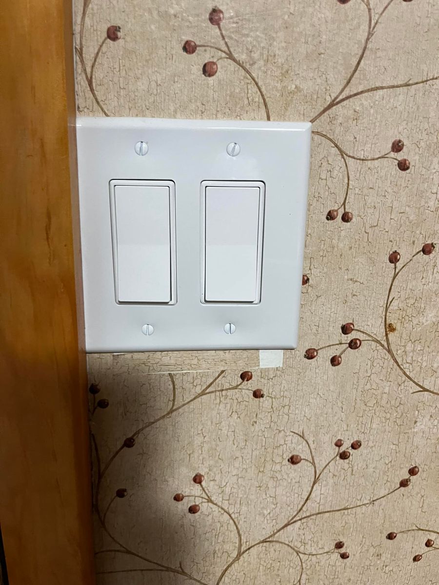 Outlet and Switch Installation for Manny’s 407 Eléctric Inc in St. Cloud, FL