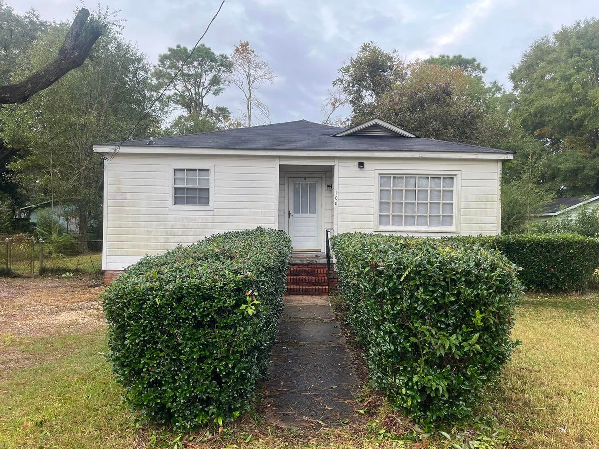 Shrub Trimming and Pruning for All-Star Lawn Care & Soft Washing in Mobile, AL