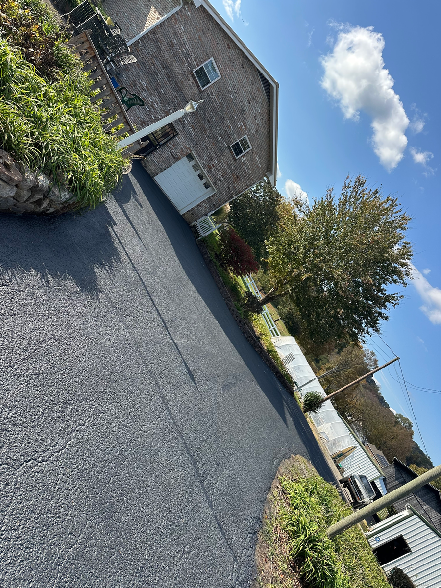 Asphalt Paving for Metzler Paving and Sealcoating in Jacksboro, TN