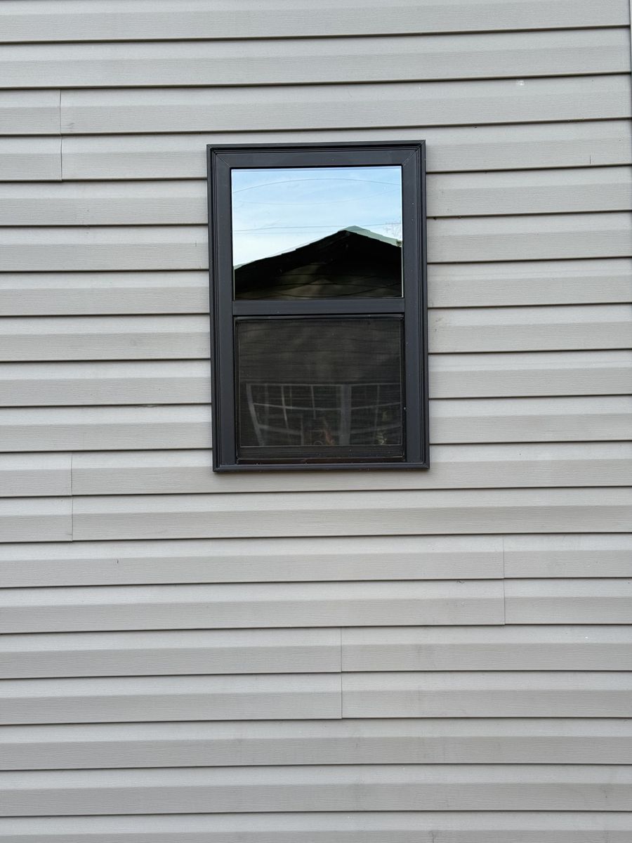 Siding, doors, and windows for Dead Tree General Contracting in Carbondale, Illinois