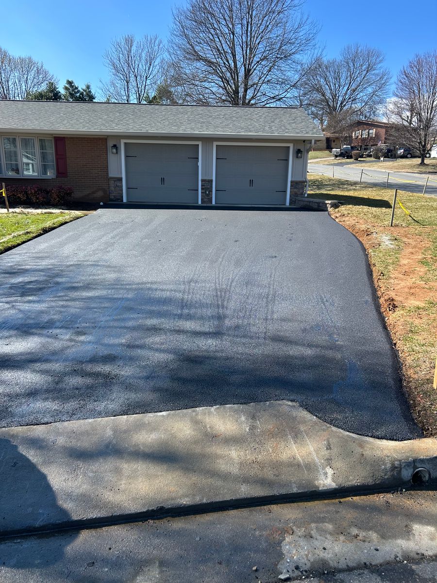 Sealcoating for James R Carter Paving in Roanoke, VA