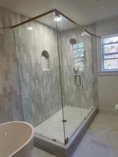 Frameless Header Systems for Pristine Shower Doors in Adairsville, GA