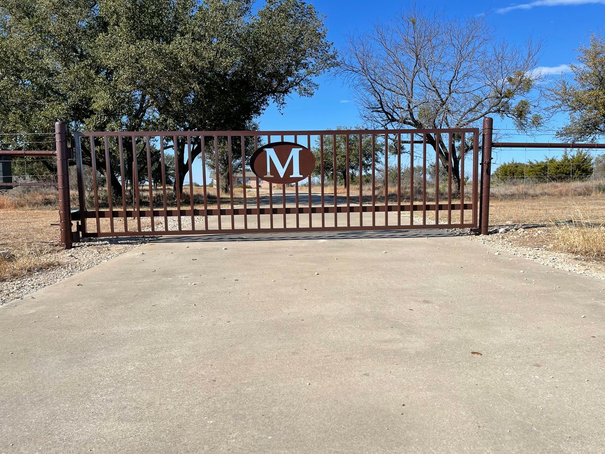 Custom Entrances for 5-7 Fencing & Construction in Madisonville, TX