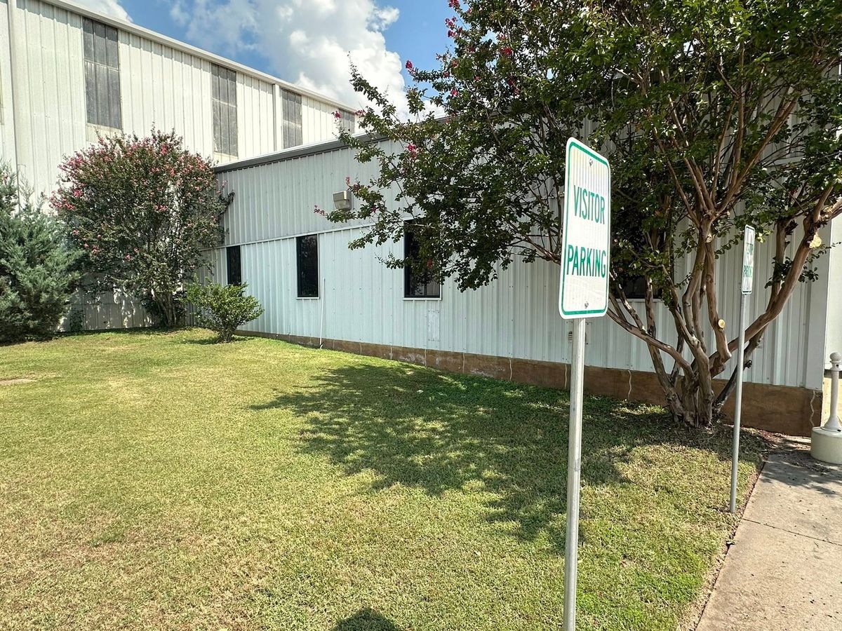 Lawn Maintenance for C3 Custom Landscaping in Paris, TX