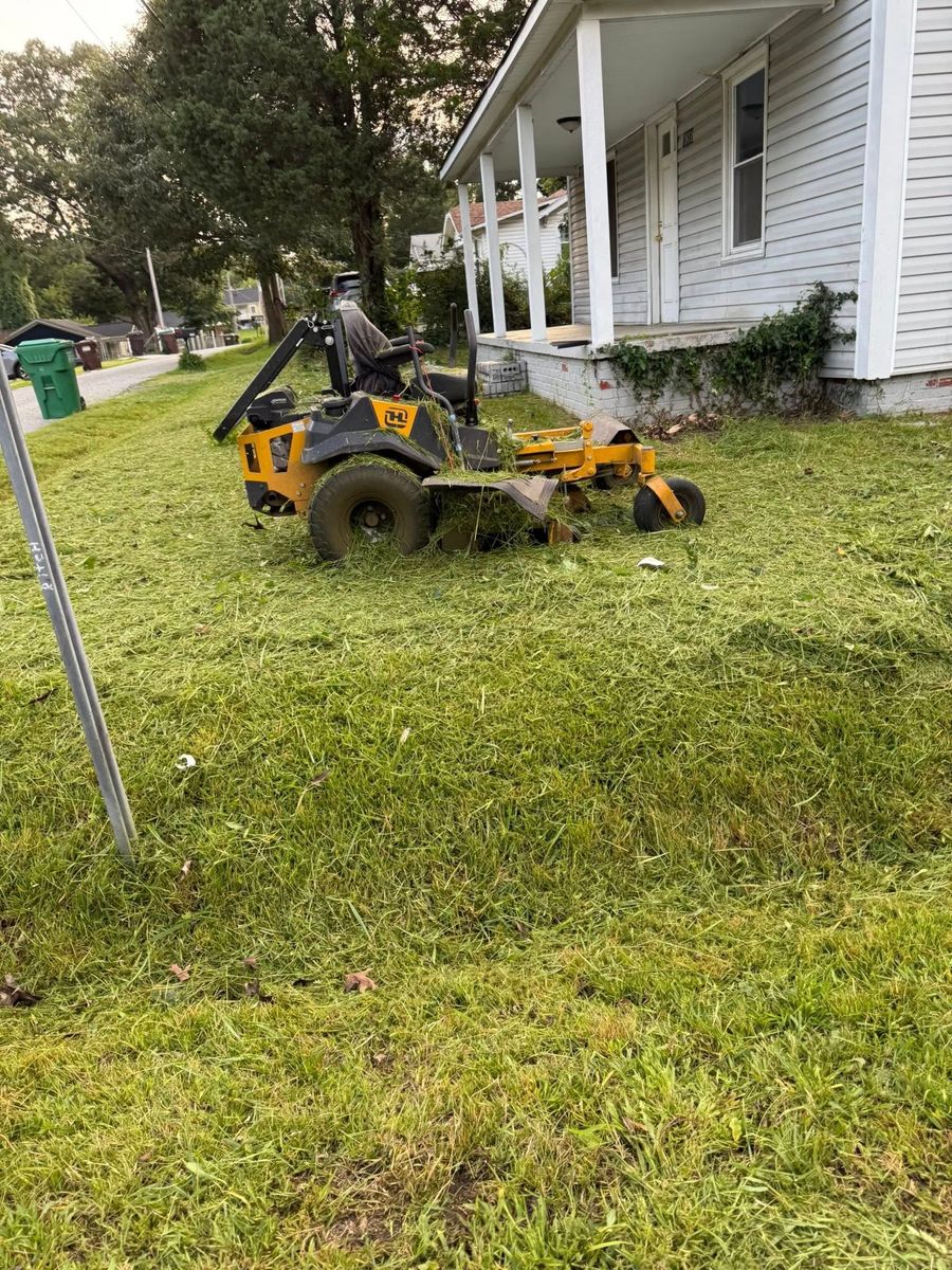 Lawn Maintenance for D&G Pro Cut LLC in Greensboro, North Carolina