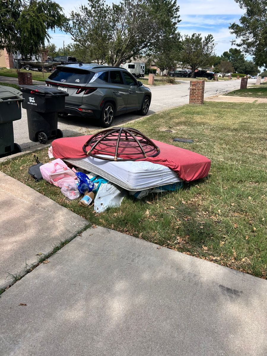 Junk Removal for D’s Lawncare in Killeen, TX