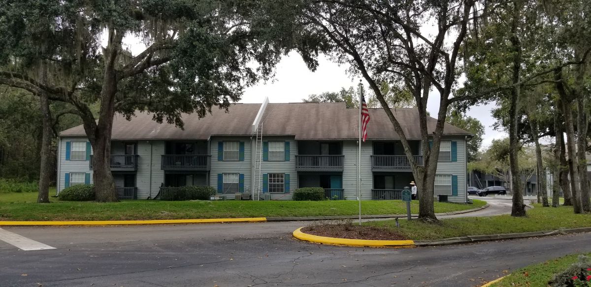 Multifamily Roof Cleaning for Blue Stream Roof Cleaning & Pressure Washing in Tampa, FL